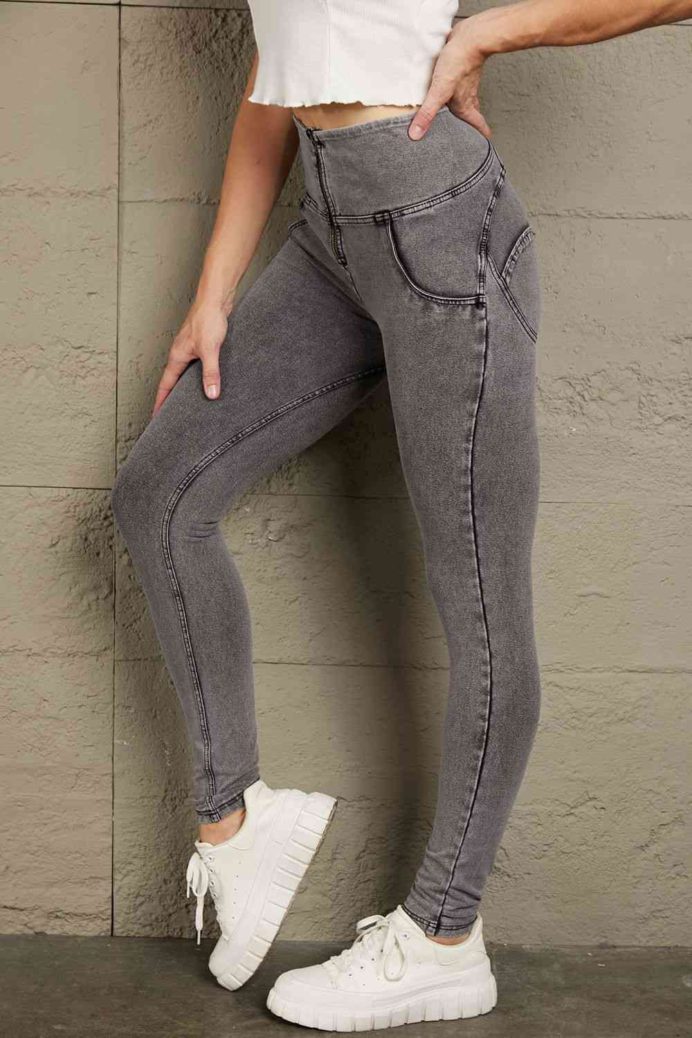 Baeful Zip Closure Skinny Jeans with Pockets